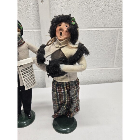 Byers Choice Retired 1988 Woman Caroler DATED/SIGNED Man for free - Picture 3 of 13